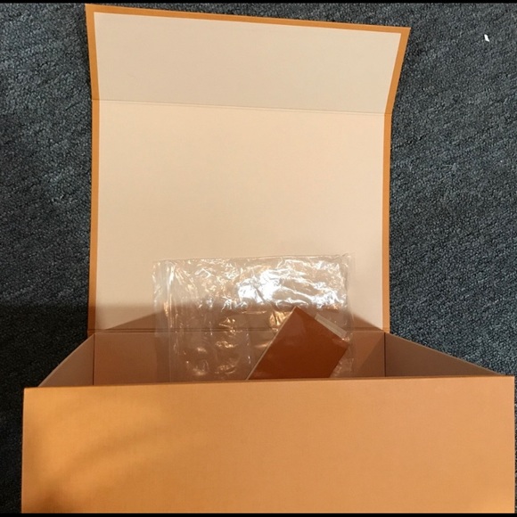 LV box! - Picture 2 of 2